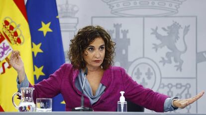 La ministra de Hacienda, María Jesús Montero, en rueda de prensa tras el Consejo de Ministros. 