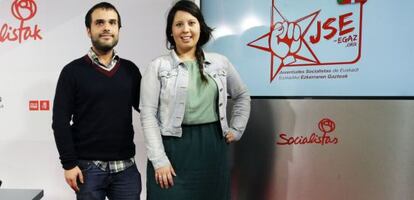 Azahara Domínguez y Endika Tapia este miércoles en Bilbao. 