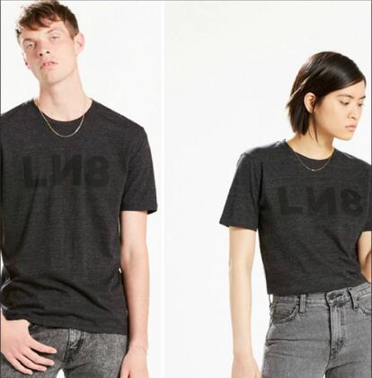 Esta camiseta ahorrará espacio en el armario comunitario de las parejas: le queda bien tanto a él como a ella. Pertenece a la colección Line 8 de la marca de vaqueros, una versión moderna del estilo emblemático de Levi's. Sobre el pecho aparecen, también en negro, las letras LN8. Su tejido de punto pide combinarlo con un vaquero pitillo. </p> Camiseta unisex por 25 euros disponible en <a href="http://www.levi.com/ES/es_ES/levi/p/295540016">levi.com</a>. </p>