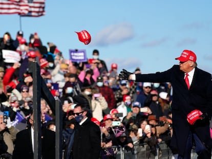 O presidente dos Estados Unidos, Donald Trump, durante um comício na Pensilvânia na segunda-feira.