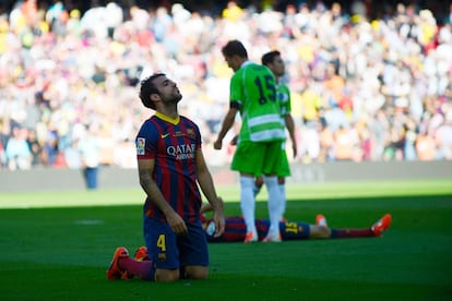 Cesc en una jugada del partido