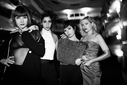 De izquierda a derecha, las actrices Najwa Nimri, Alba Flores, Anna Castillo y Kimberley Tell.