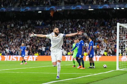 Karim Benzema celebra el primer gol del partido.