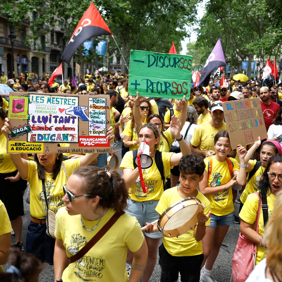 Los docentes catalanes mantienen las protestas y los valencianos ...