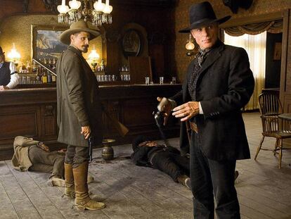 Ed Harris dirige e interpreta un canto al cine clásico del Oeste: ‘Appaloosa’