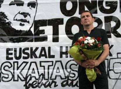 Arnaldo Otegi, ayer, durante el homenaje que recibió en Elgoibar.