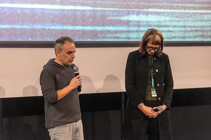 El director Joel Souza y la directora de fotografía Bianca Cline, en la presentación de 'Rust', en el festival Camerimag en Polonia.