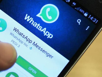 Aplicación de WhatsApp en un smartphone.