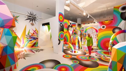 Sala de la exposición Walking Life de Okuda San Miguel en Madrid