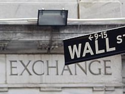 Fachada de la Bolsa de Nueva York, más conocida como "Wall Street".