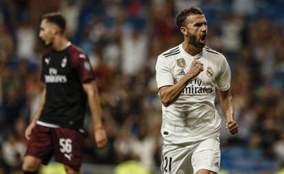 Borja Mayoral celebra un gol en el Trofeo Santiago Bernabéu.