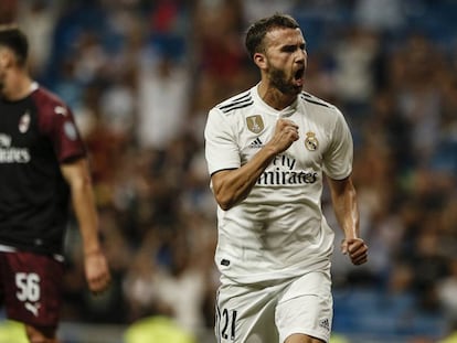 Borja Mayoral celebra un gol en el Trofeo Santiago Bernabéu.