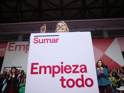 La vicepresidenta segunda y ministra de Trabajo y Economía Social, Yolanda Díaz, interviene durante el acto 'Empieza todo' de la plataforma Sumar.
