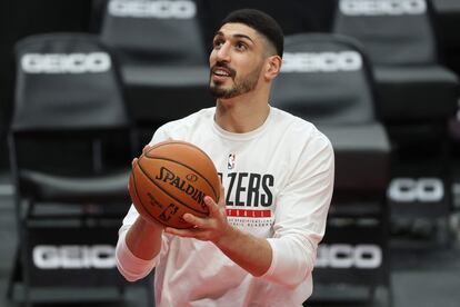 El jugador de los Boston Celtics Enes Kanter durante un entrenamiento.