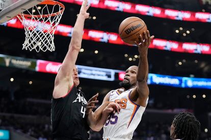 Kevin Durant anotó 31 puntos en la victoria de los Suns ante los Clippers.