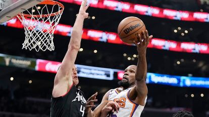 Kevin Durant anotó 31 puntos en la victoria de los Suns ante los Clippers.