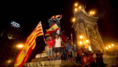 Celebraci&oacute;n de la victoria de la selecci&oacute;n espa&ntilde;ola en la Eurocopa en la plaza de Espanya de Barcelona.