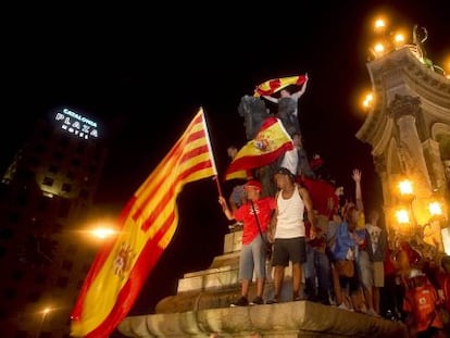 Celebraci&oacute;n de la victoria de la selecci&oacute;n espa&ntilde;ola en la Eurocopa en la plaza de Espanya de Barcelona.