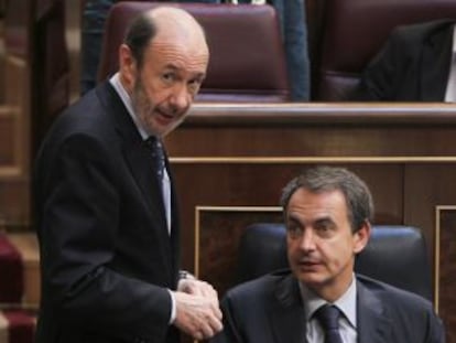 Rubalcaba y Zapatero, ayer en el Congreso. 