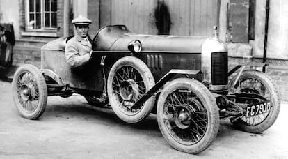 Cecil Kimber in his MG Old Number One (1925).