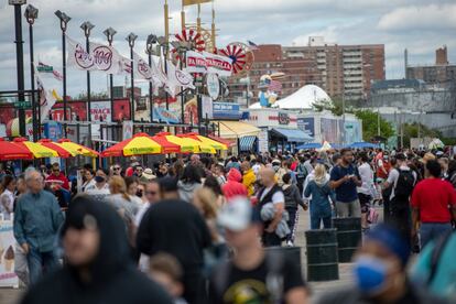 El paseo marítimo de Coney Island, este 31 de mayo. Las previsiones más optimistas indican que, para agosto, el país va a pasar de los más de 4.000 muertos semanales actuales a registrar cientos de fallecidos, y en septiembre, decenas.