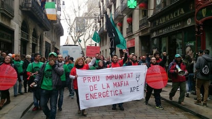 Los manifestantes que reclaman que se apliquela ley. 