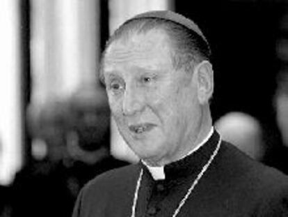 Lajos Kada se jubiló como nuncio del Papa en España en febrero de 2000.
