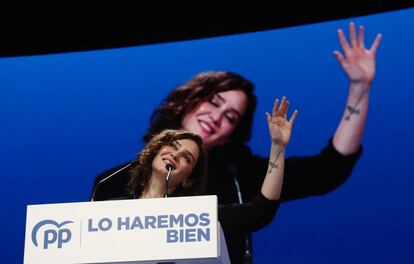 La presidenta de la Comunidad de Madrid, Isabel Díaz Ayuso, interviene este viernes durante el congreso nacional del PP celebrado en Sevilla.
