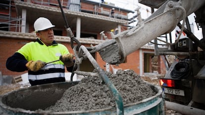 Un trabajador en una obra en Málaga.