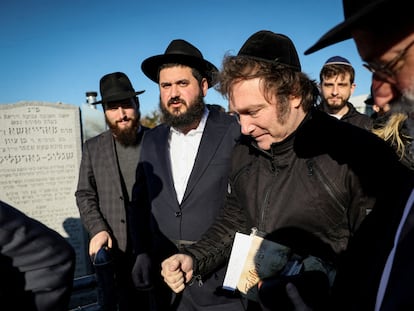 Argentine president-elect Javier Milei visits the resting place of the Lubavitcher Rebbe, Rabbi Menachem M. Schneerson at the Old Montefiore Cemetery in the Queens borough of New York City, U.S., November 27, 2023.