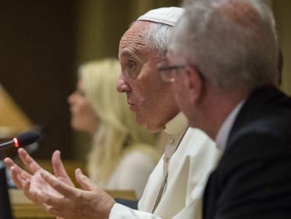 El Papa, durante su reuni&oacute;n con 65 alcaldes del mundo.