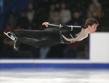 El ucranio Yakov Godorozha durante un ejercicio en el Campeonato Europeo de Patinaje Artístico en Budapest, Hungría.