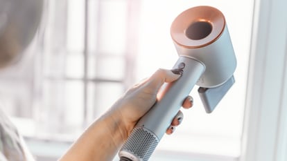 Este es uno de los mejores secadores de pelo que se pueden comprar en Amazon