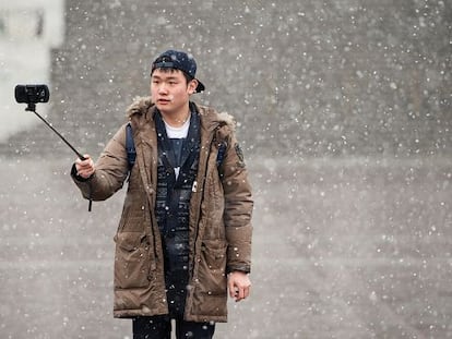 La era del &lsquo;selfie&rsquo;. Un turista, autorretrat&aacute;ndose en Washington DC (Estados Unidos).