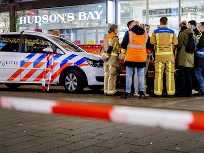 El ataque con cuchillo en La Haya, en imágenes