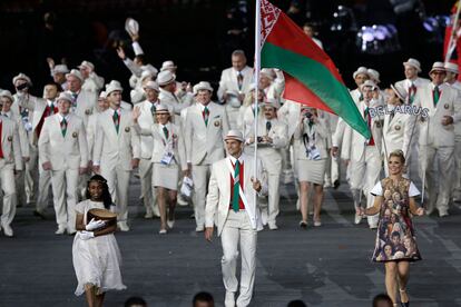 Bielorrusia fue otro de los pases que luci un traje elegante y muy formal durante la inauguracin de los Juegos Olmpicos.