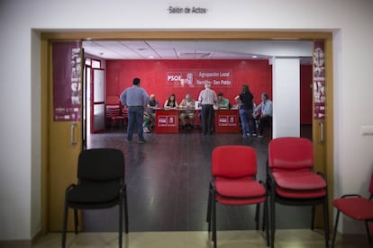 Mesa electoral agrupación socialista de Nervión en Sevilla.