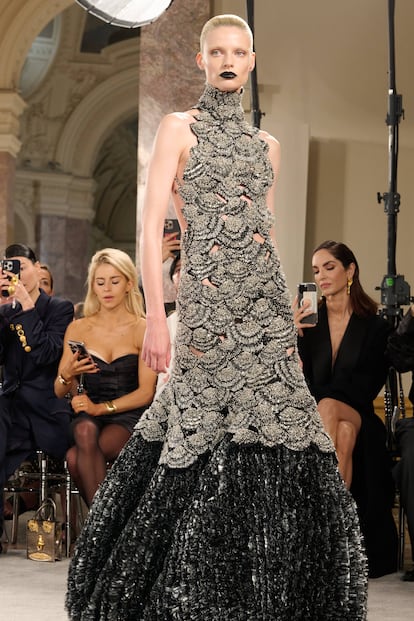 SCHIAPARELLI ALTA COSTURA O-I 2025/26 Desfile