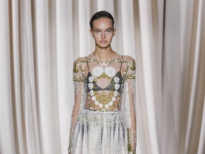 La delicadeza luminosa de Giambattista Valli