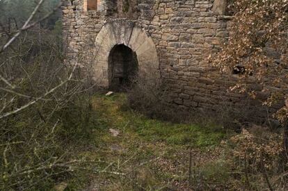 Ruinas del mas Rocaguinarda, en Orist&agrave;, en el Llu&ccedil;an&egrave;s barcelon&eacute;s, pueblo natal de Perot Rocaguinarda.
 