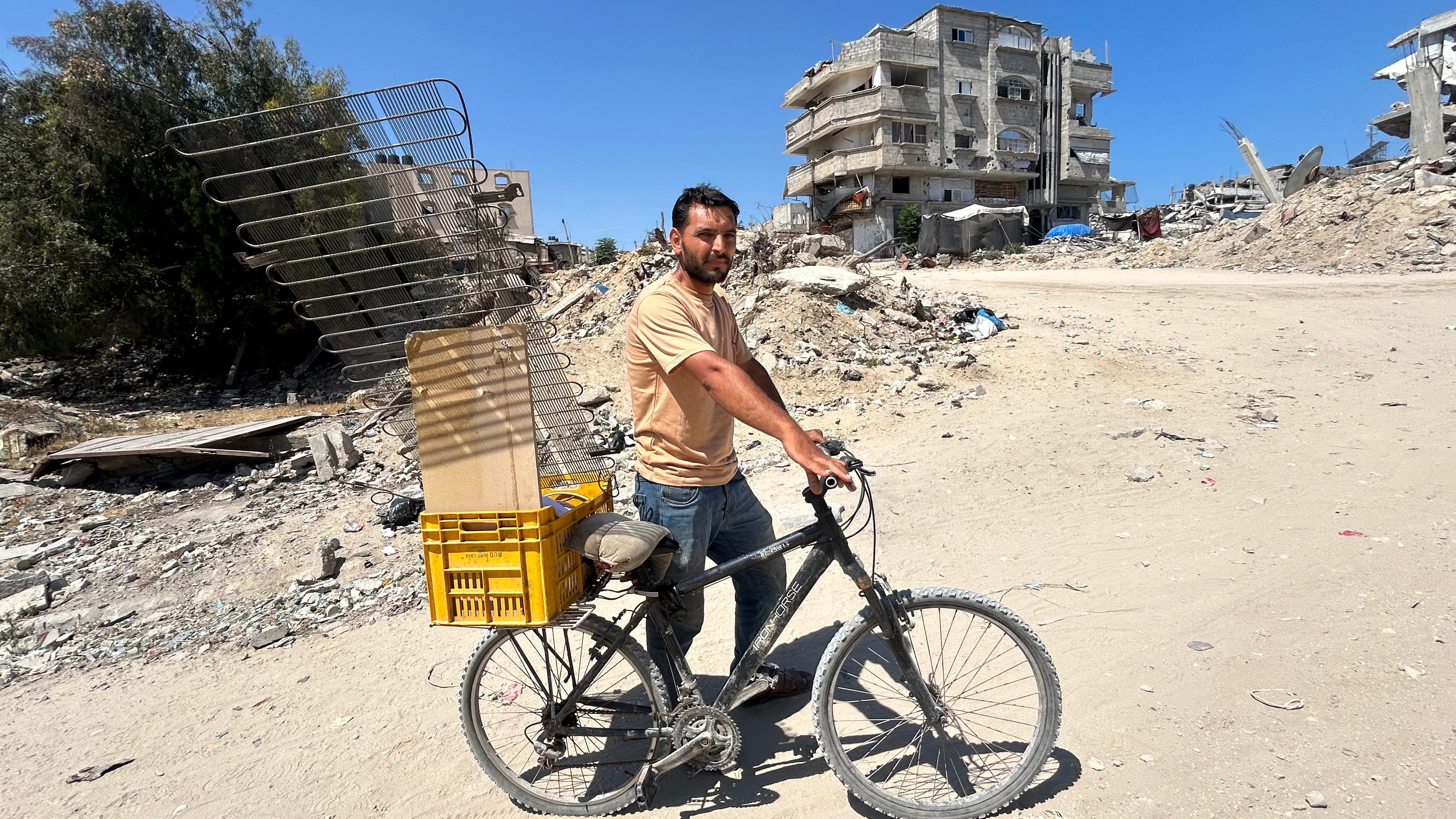 Cuando la vida en Gaza vale menos que una lata de alubias: “Si tu hijo tiene hambre, ¿qué opciones tienes?”