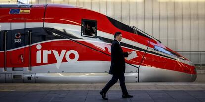 Uno de los trenes de alta velocidad de Iryo.