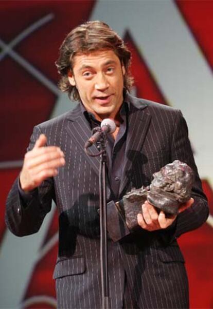 Javier Bardem recoge el premio al mejor actor.