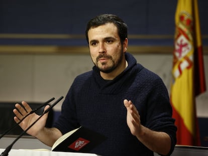 El diputado de IU Alberto Garz&oacute;n, en el Congreso.