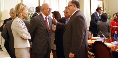 Gabriela Bravo, José Manuel Gómez Benítez y Fernando de Rosa, en un pleno del Poder Judicial en 2008.