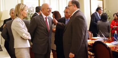 Gabriela Bravo, Jos&eacute; Manuel G&oacute;mez Ben&iacute;tez y Fernando de Rosa, en un pleno del Poder Judicial en 2008.