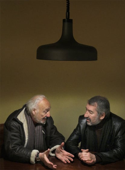 Héctor Alterio y José Sacristán, ayer en el teatro Fernán-Gómez de Madrid.