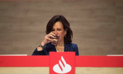 Ana Botín, presidenta del Santander, durante su discurso en la junta de accionistas de 2019, este viernes.