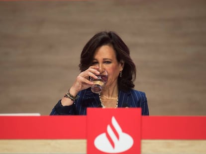 Ana Botín, presidenta del Santander, durante su discurso en la junta de accionistas de 2019, este viernes.