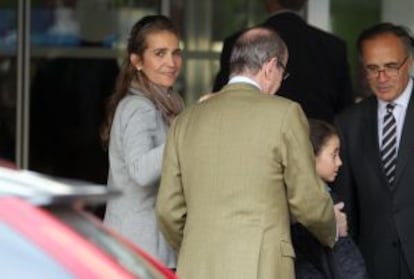 La infanta Elena, a su llegada al hospital.